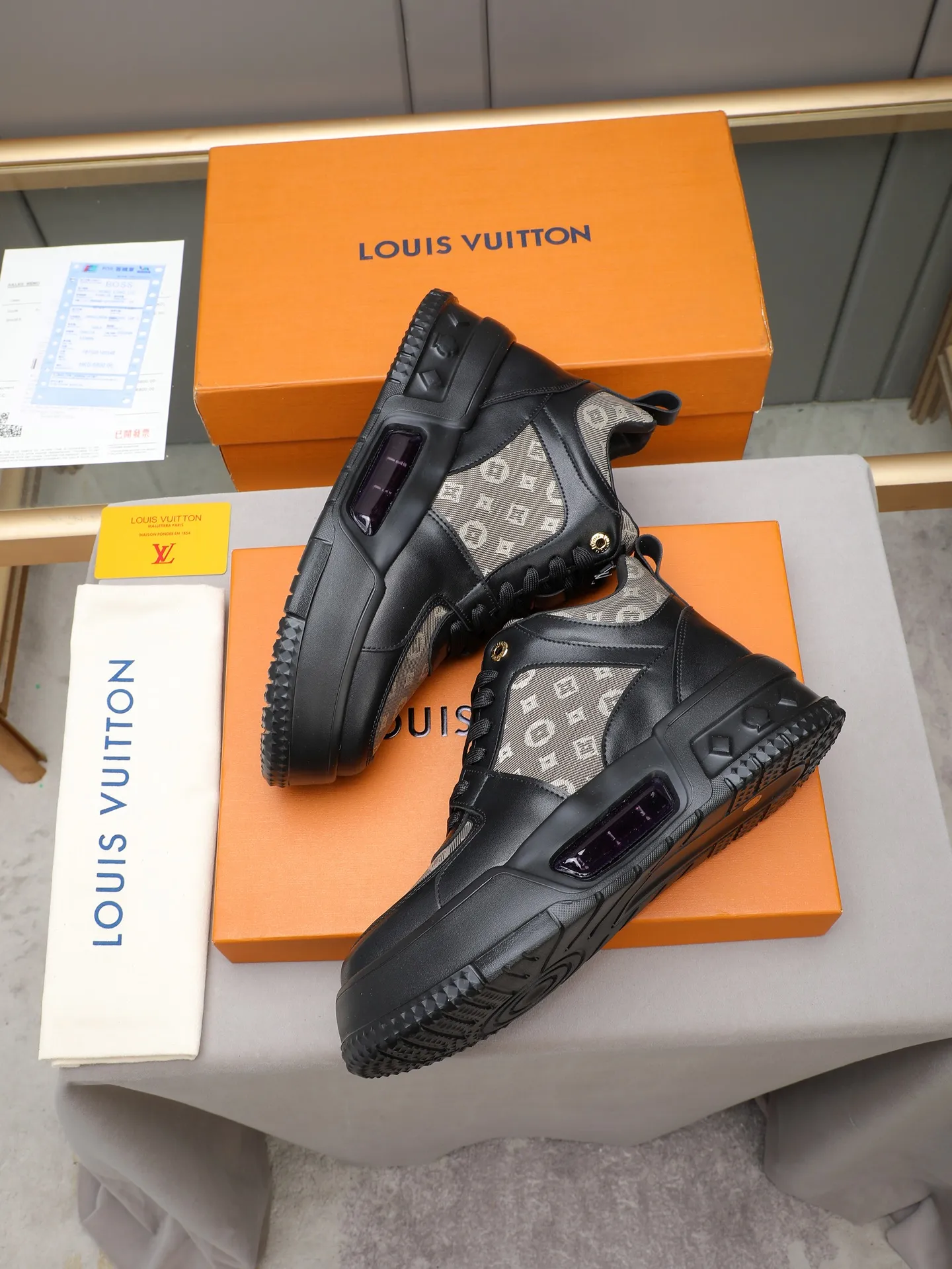 PP460 High Top Men's [LV] Autumn and winter high top classic hot style💝 👣👣Perfect last shape, beautiful design style 💋 💋This winter is no longer cold😢😢Cow leather➕LV special material➕Breathable sheep lining➕Non-slip and wear-resistant foam air cushion outsole🎩A must-have for fashionable men❗Number: 38-44 (45 custom-made) The real thing looks better🎬The real thing looks better👅, 5 colors to choose from